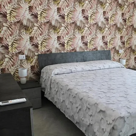 Domiziana Apartment *